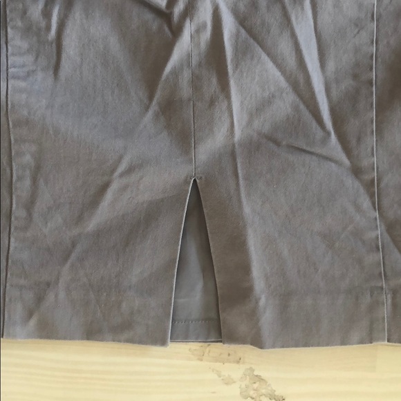 EXPRESS : Grey Skirt w/ buckle and zipper 00 - Picture 3 of 5